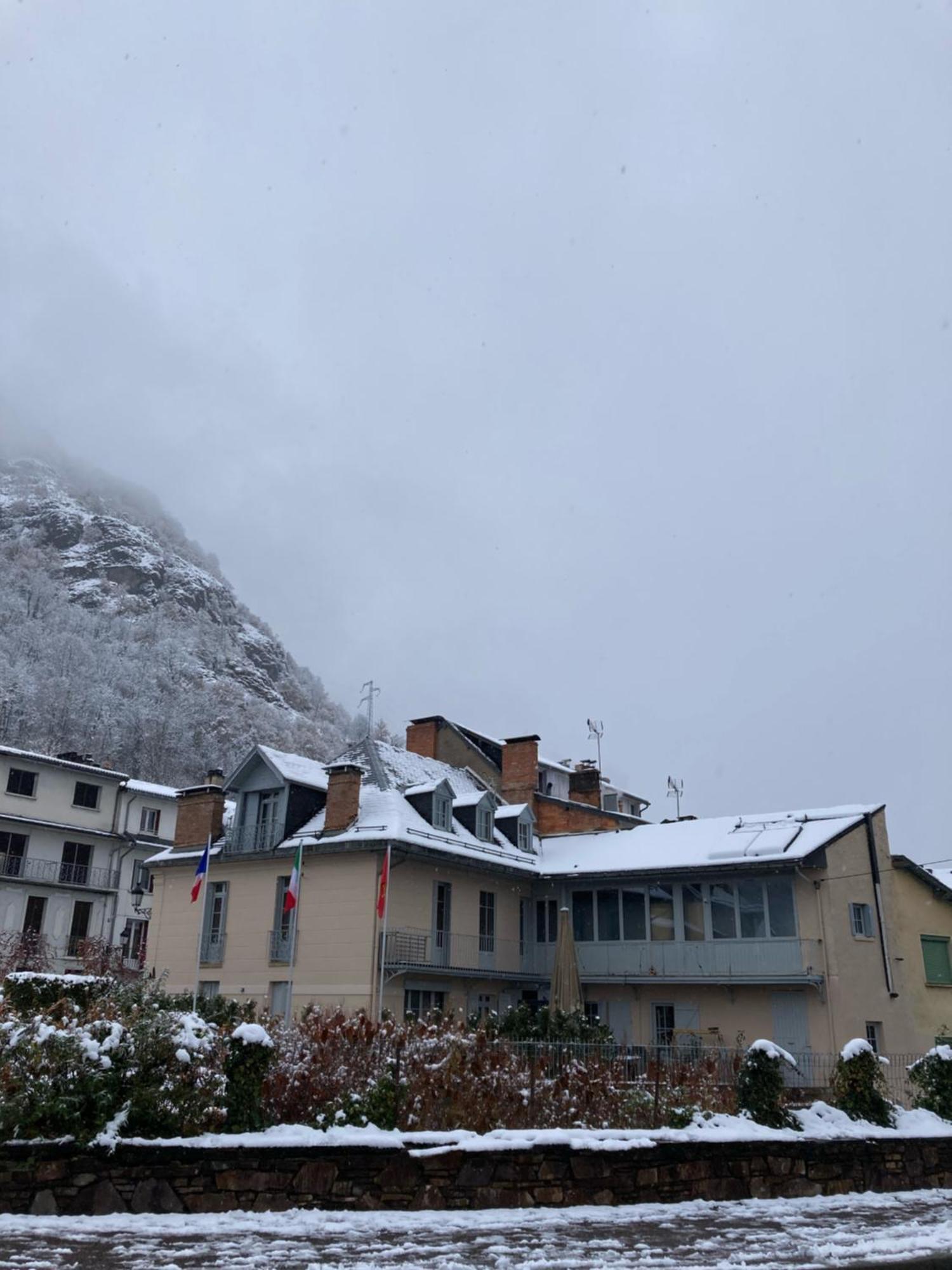 ホテル Le 41 Avenue Foch Bagnères-de-Luchon エクステリア 写真
