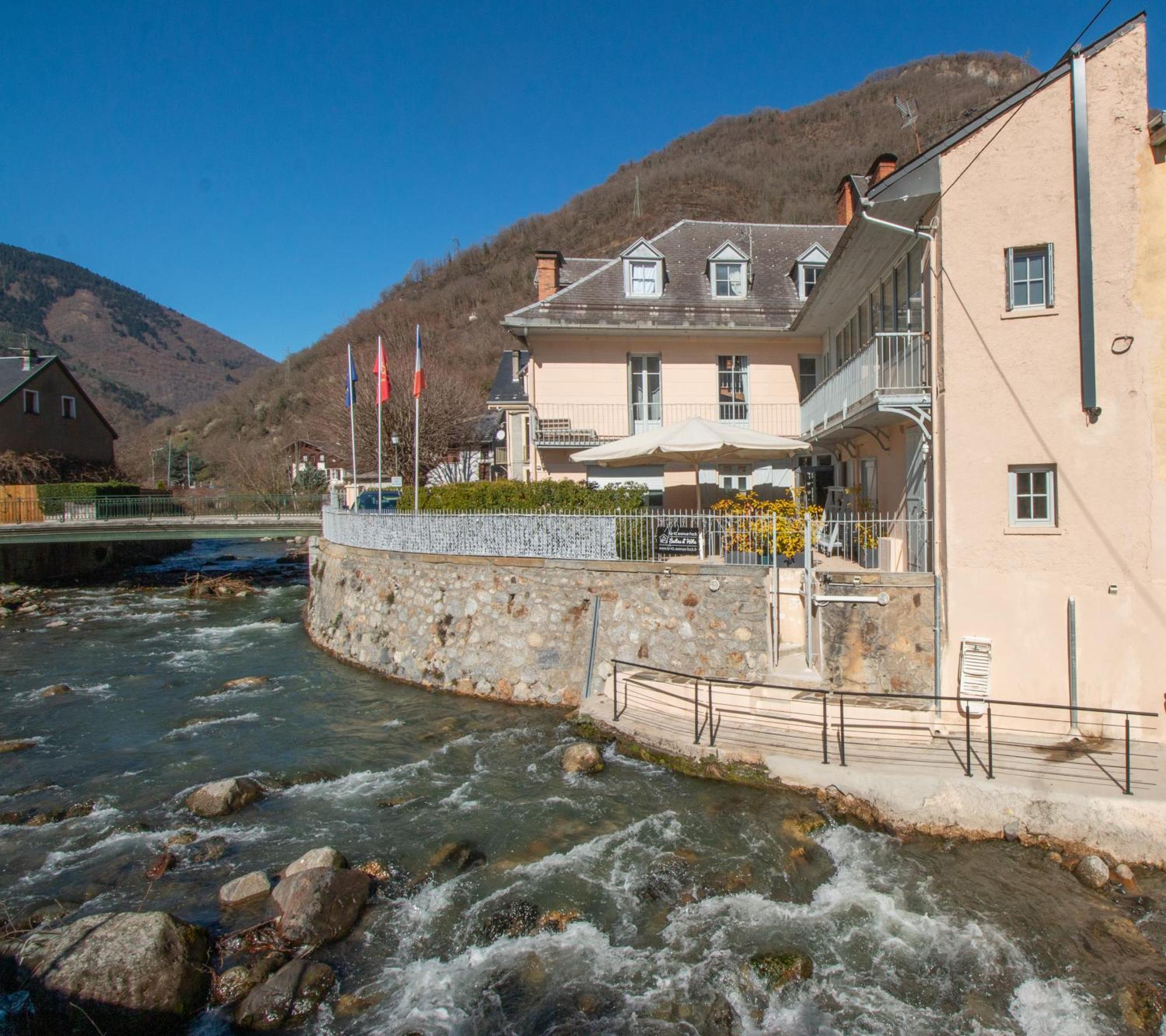 ホテル Le 41 Avenue Foch Bagnères-de-Luchon エクステリア 写真